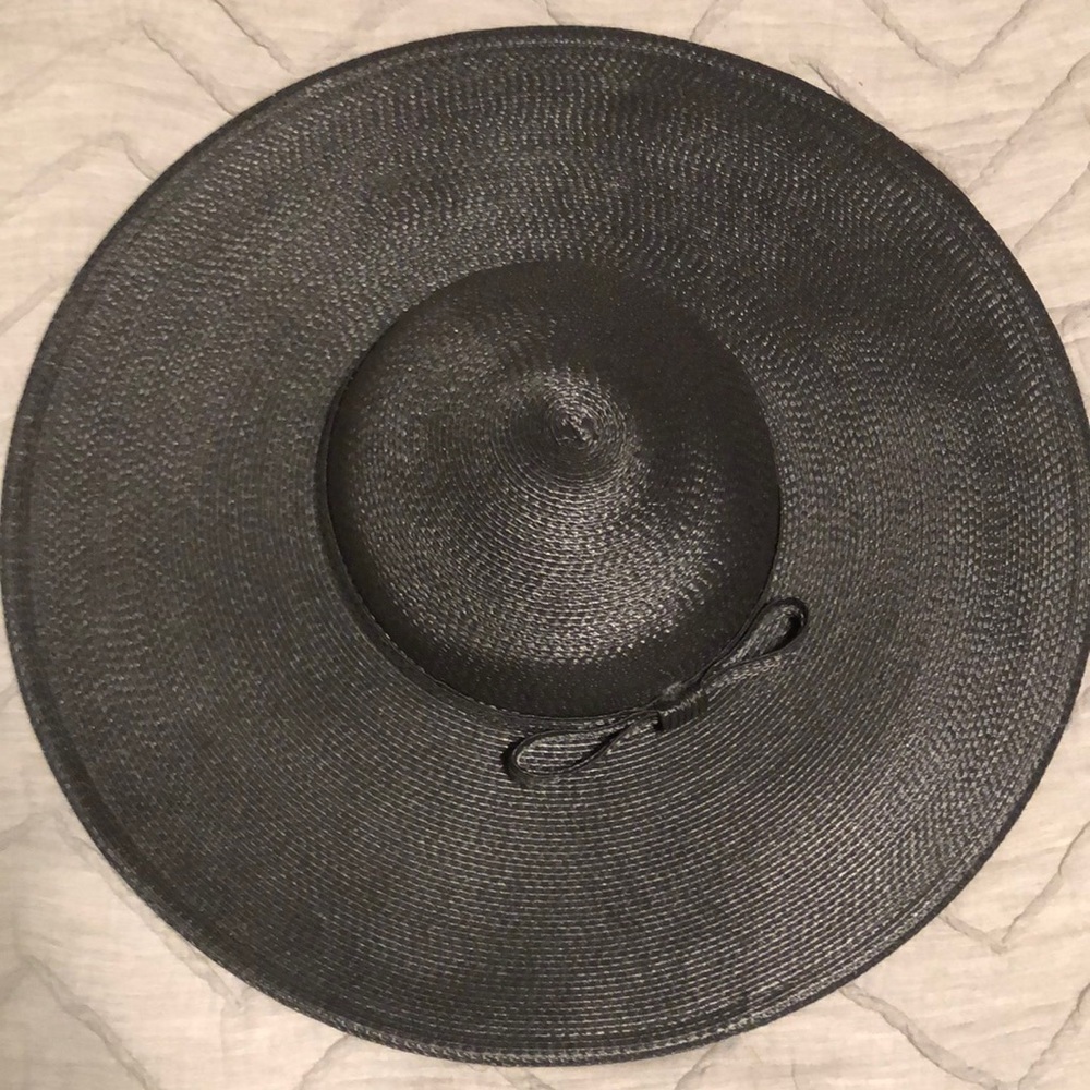 GORGEOUS vintage black hat​